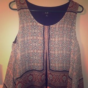Women’s Sleeveless Top Size M